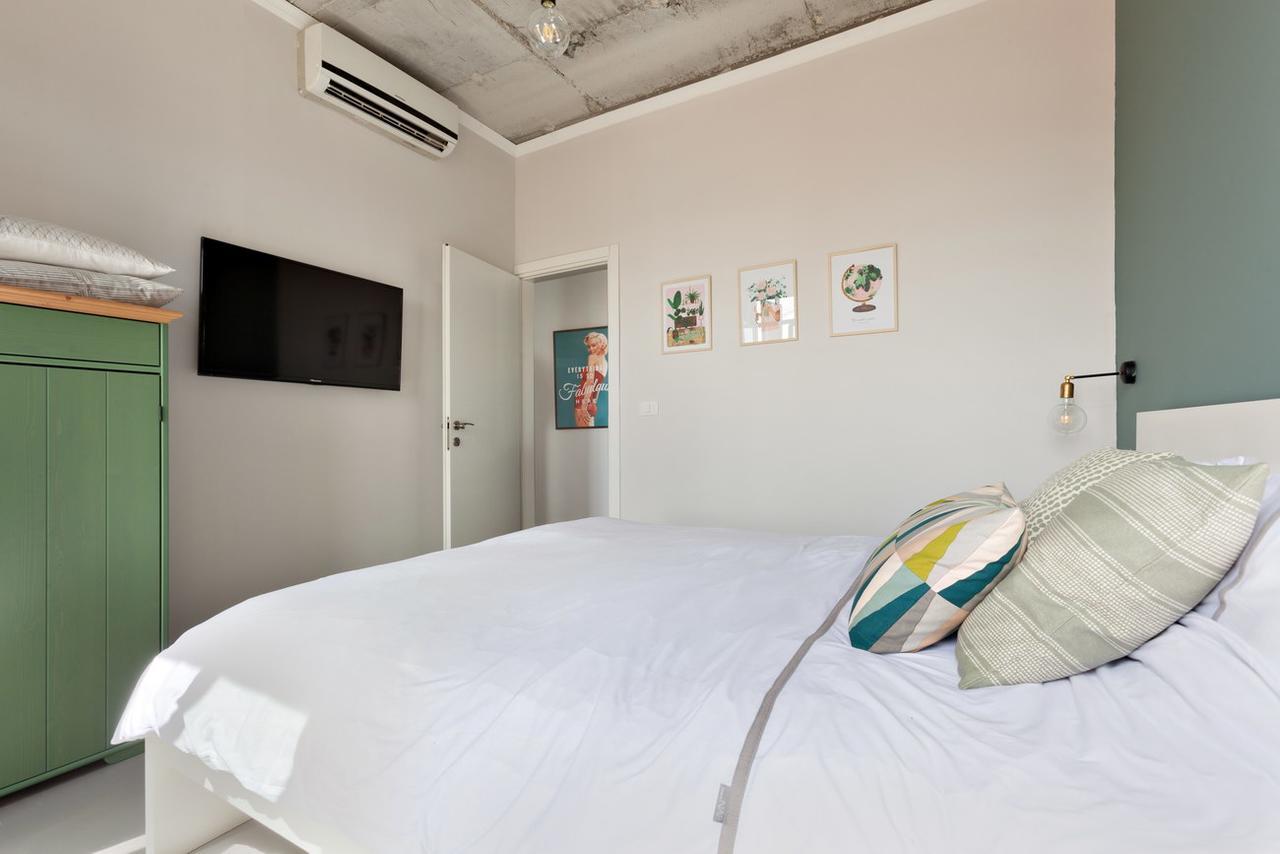 Appartamento The Clock House Tel Aviv Esterno foto